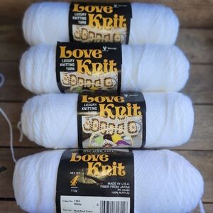 Lot of 4 New Vonnel Love Knit Yarn 1101 White 3.5oz. 100g Skeins